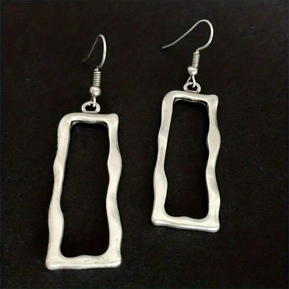Vintage Minimalist Irregular Hollow Out Rectangle Shaped Pendant Earrings - Picture 2 of 3